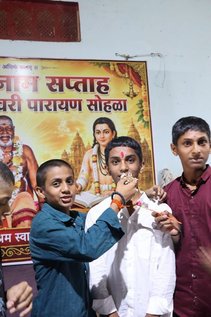 वाढदिवस — पुष्पवृष्टी