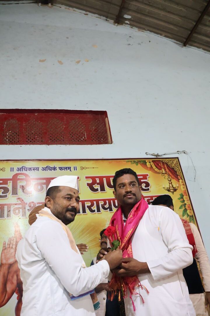 गुरुचरणी नतमस्तक
