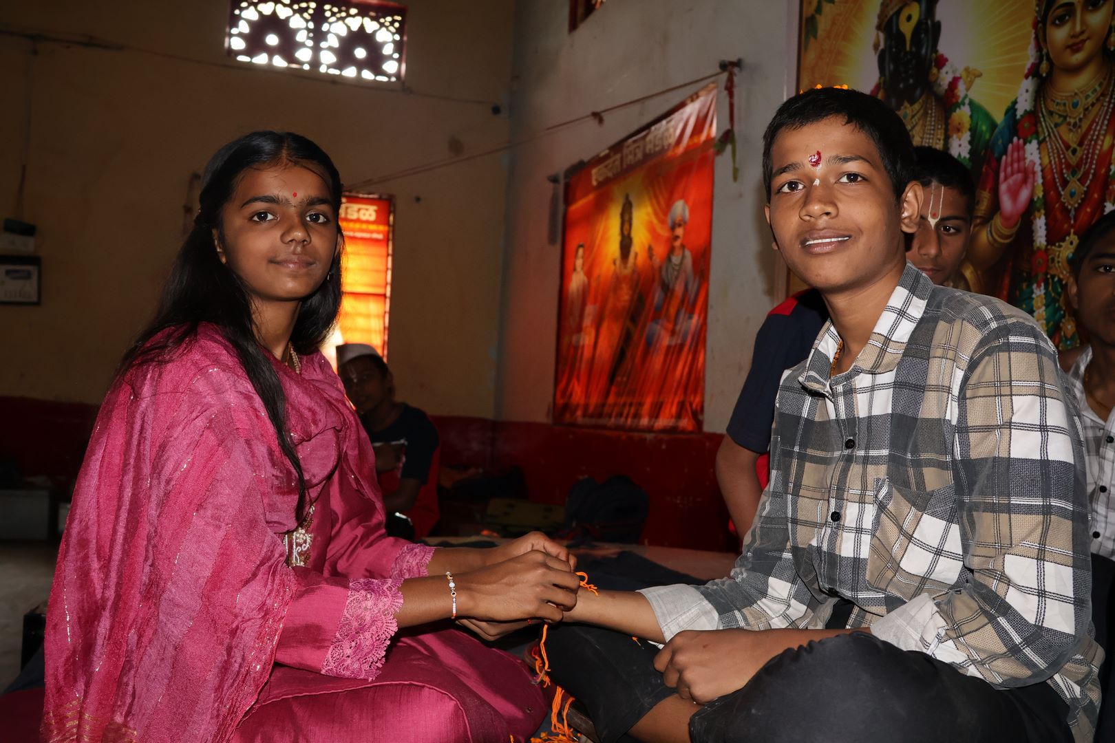रक्षाबंधनाचा स्नेहबंध