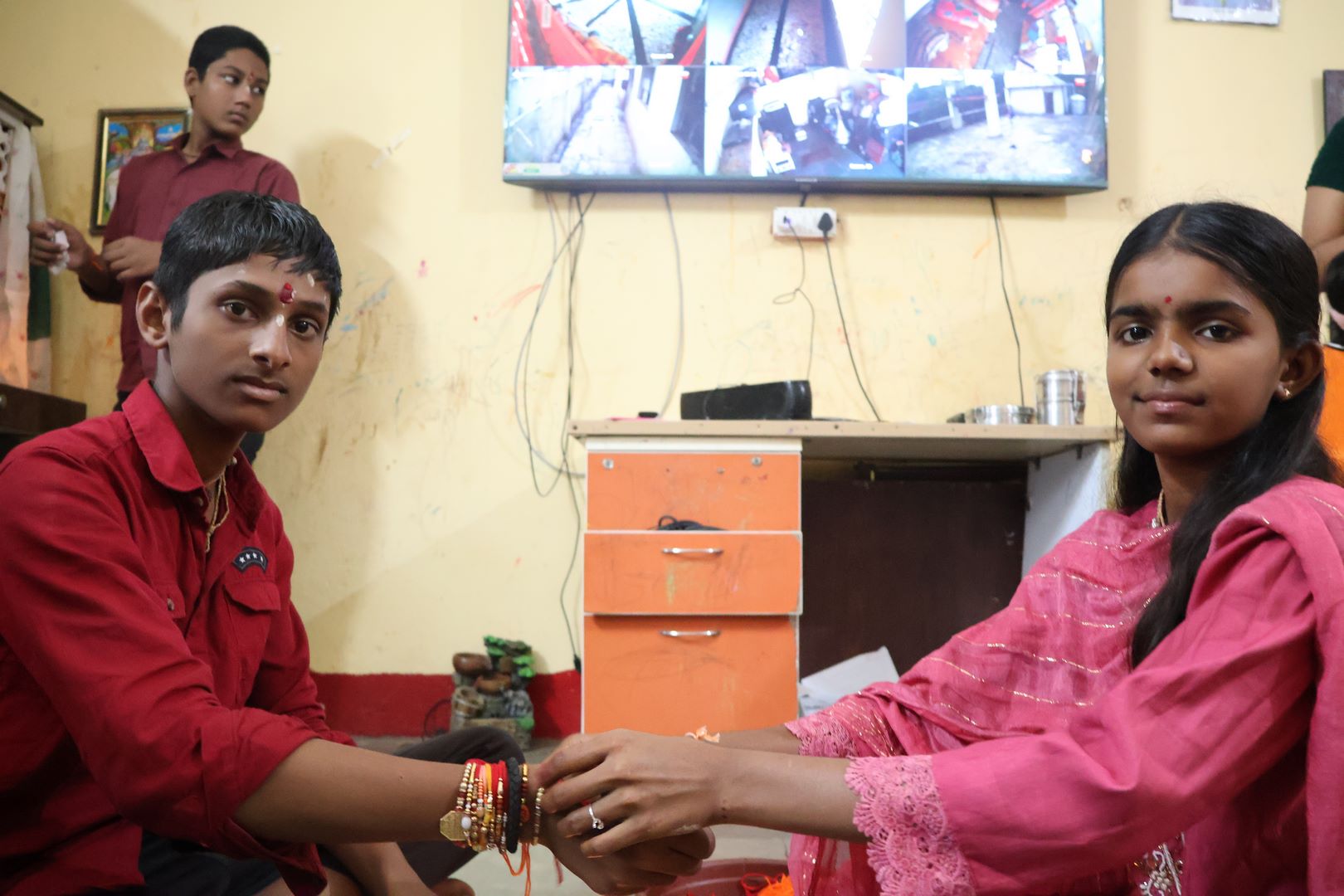 रक्षाबंधनाचा स्नेहबंध