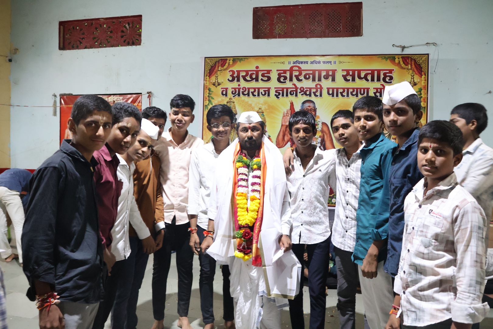 वाढदिवस — शुभेच्छांचा वर्षाव